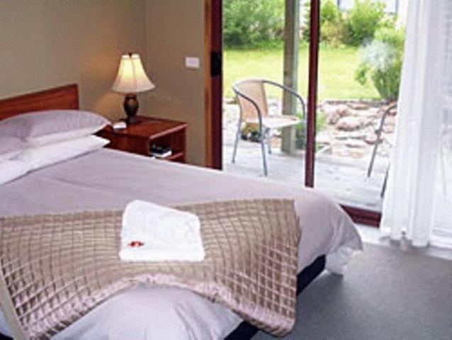 Mahitahi Lodge Брюс-Бэй Номер фото